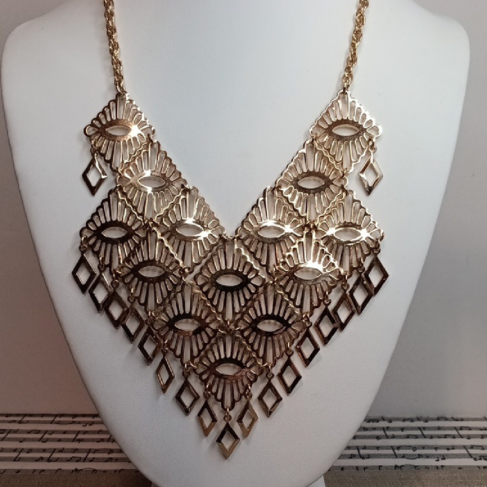 Sarah Coventry Mandarin Magic Gold Tone Bib Necklace Vintage 1974